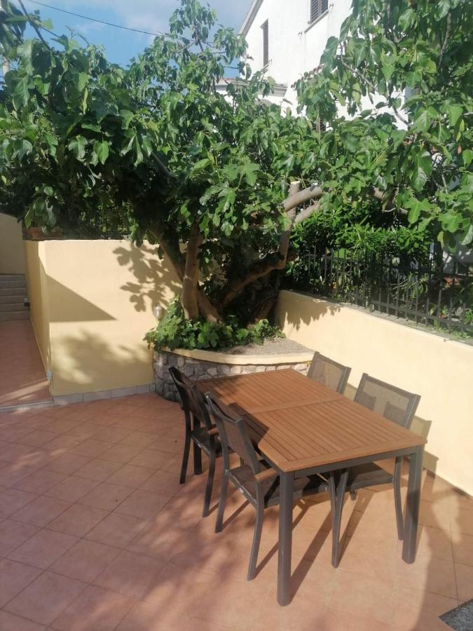 Apartment Ela, Kostrena Rijeka 外观 照片