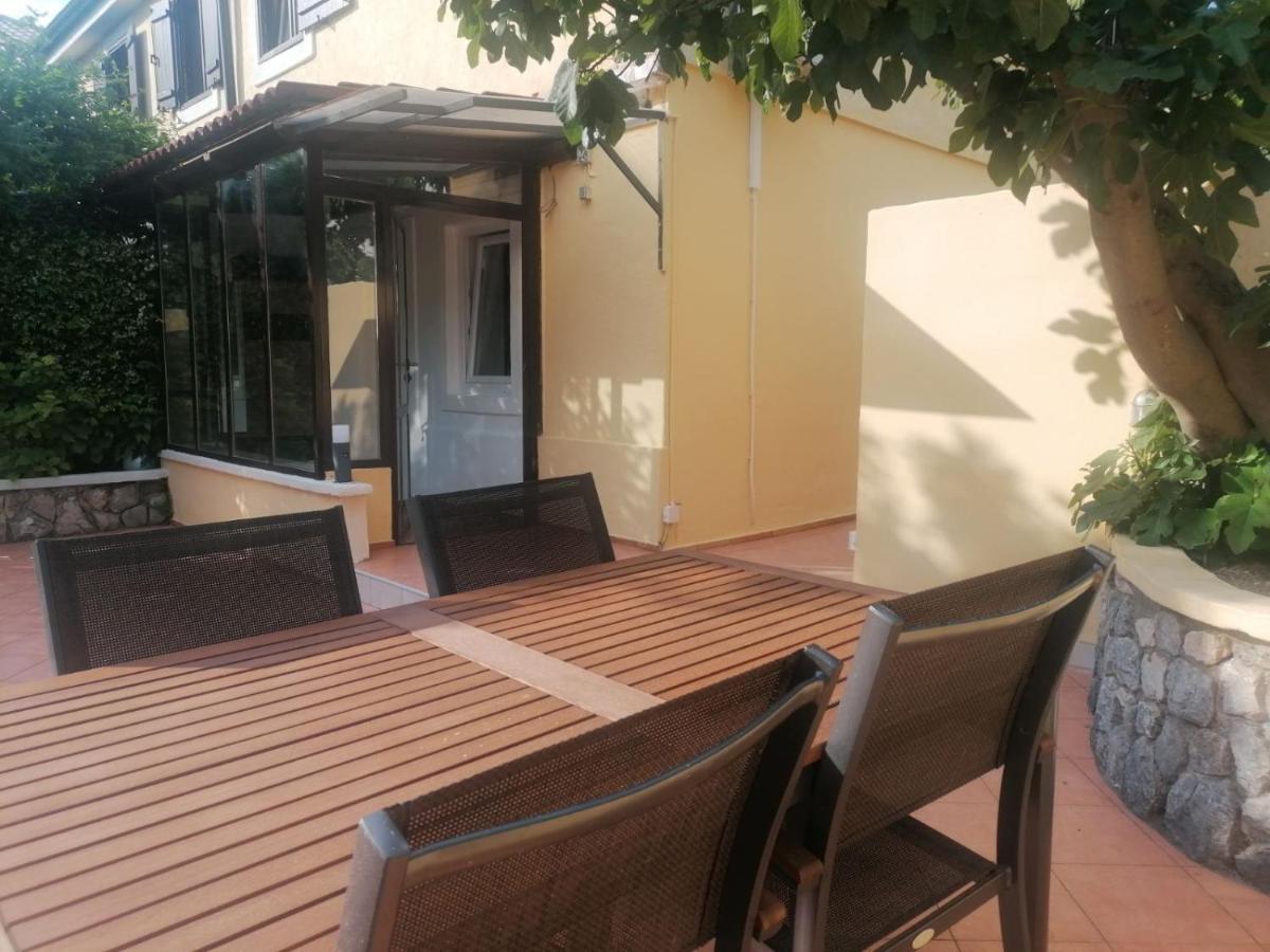 Apartment Ela, Kostrena Rijeka 外观 照片